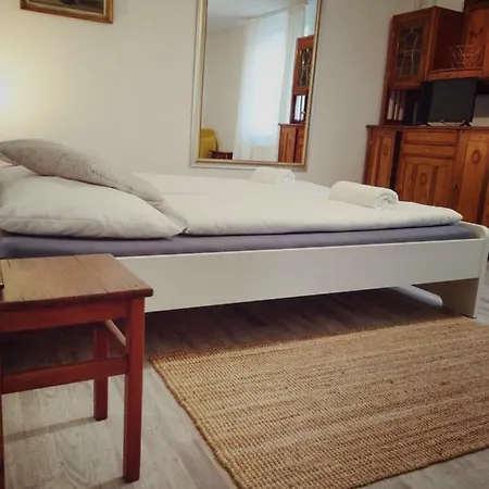 Apartman Deci Apartment *